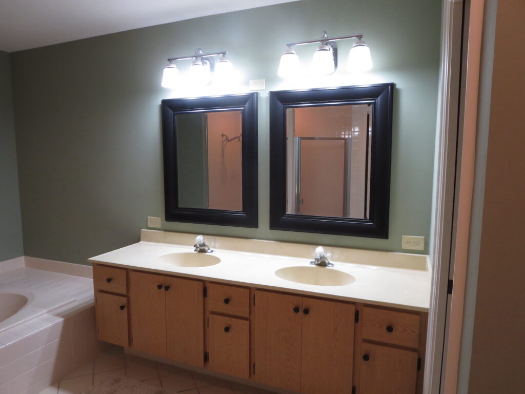 Bluffs Master Bathroom