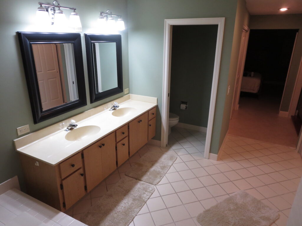 Bluffs Master Bathroom