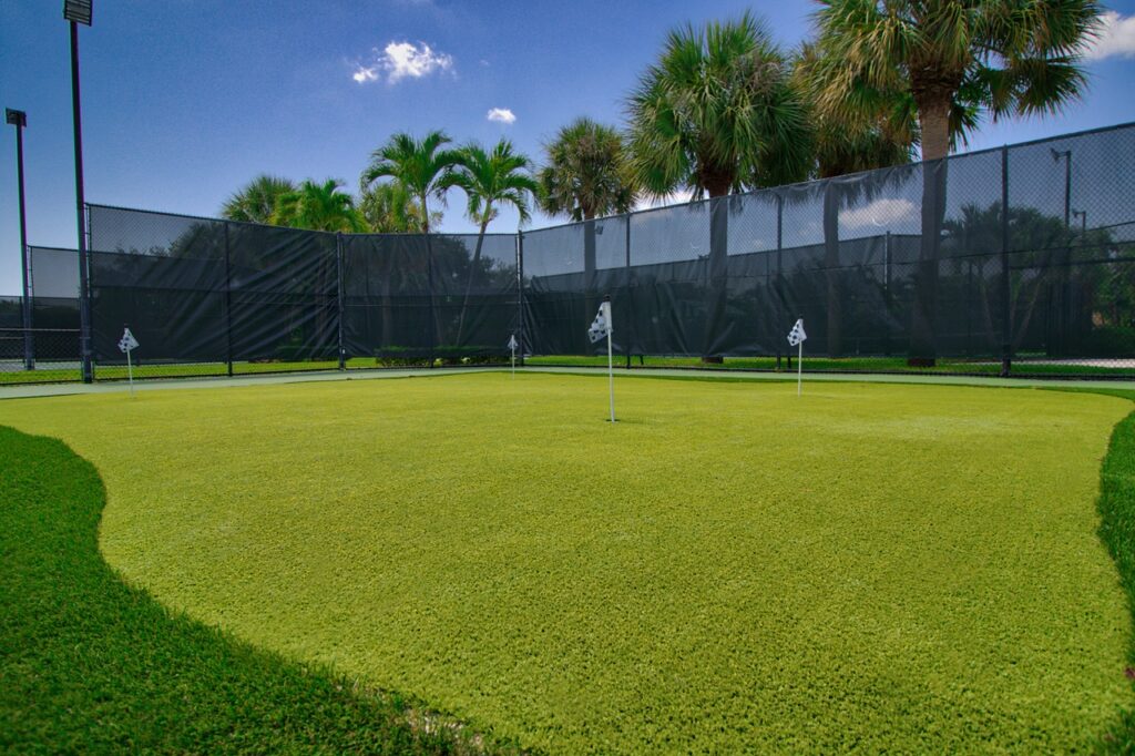 Bluffs Putting Green